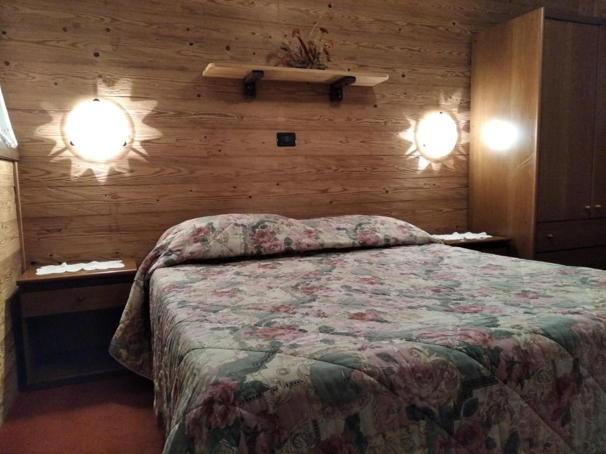 Albergo Martinet Vernante Exterior photo