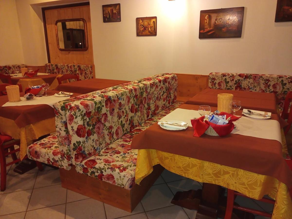 Albergo Martinet Vernante Exterior photo