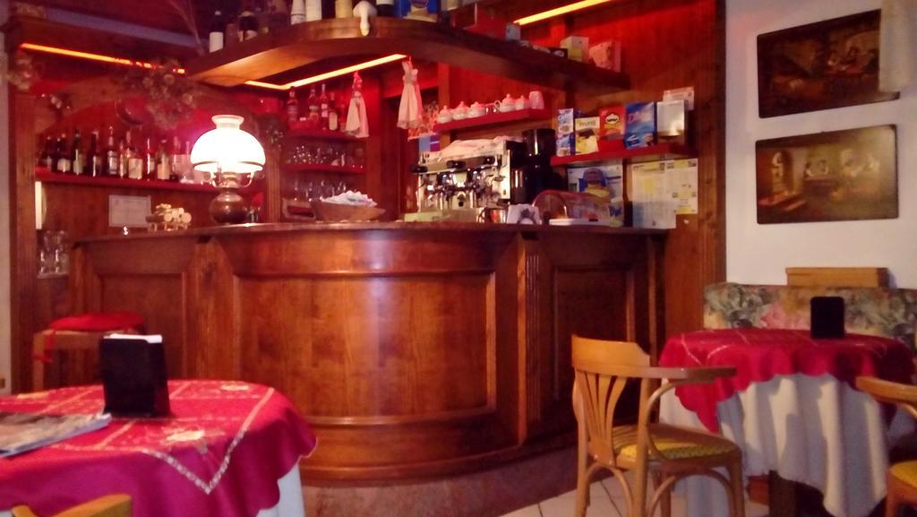 Albergo Martinet Vernante Exterior photo